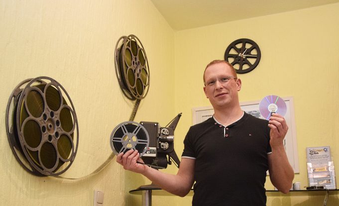 Der Filmkopierservice Wichert digitalisiert alte Filme und Fotos.