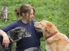 Claudia Schneidereit und zwei ihrer Hunde