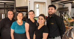 Das freundliche Team vom Restaurant Georgos
