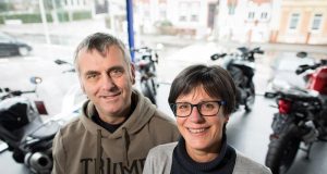 Ein erfolgreiches Gespann: Alex und Ingrid Visé, die Motorradexperten - nicht nur - für Triumph.